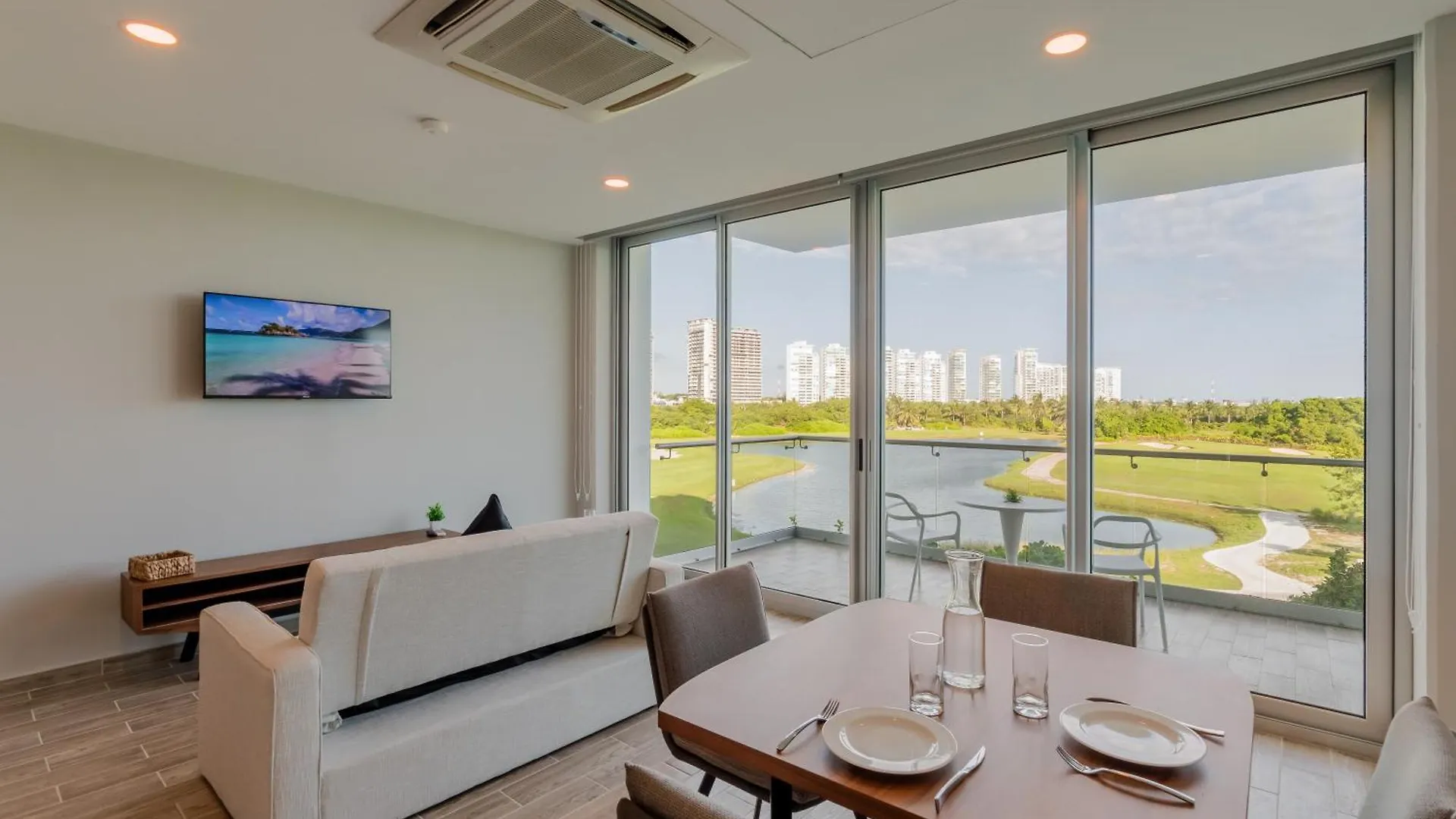 Ehden Vacation Suites Puerto Cancún Messico