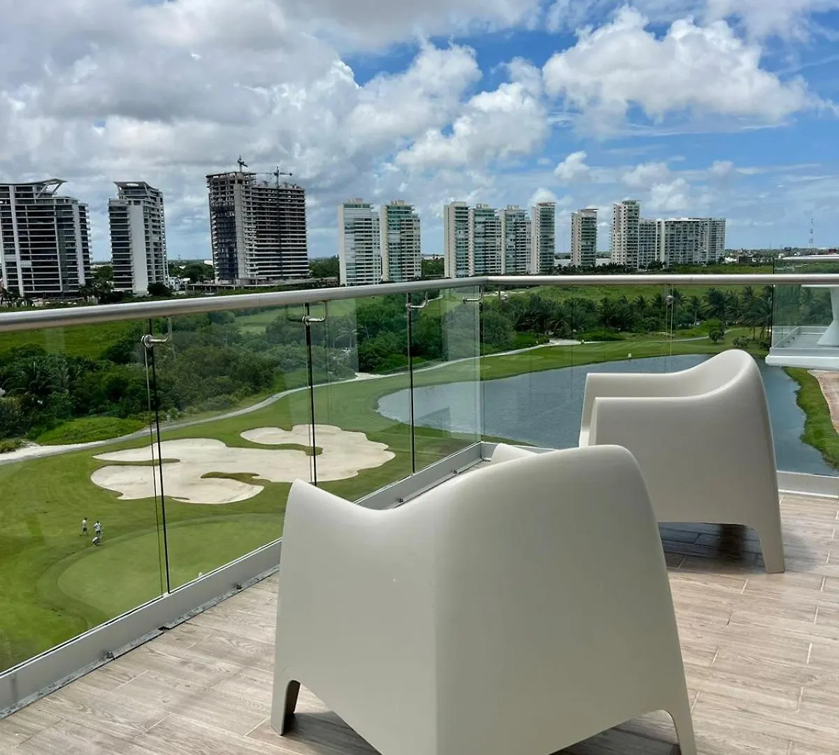 Ehden Vacation Suites Puerto Cancun Apartment