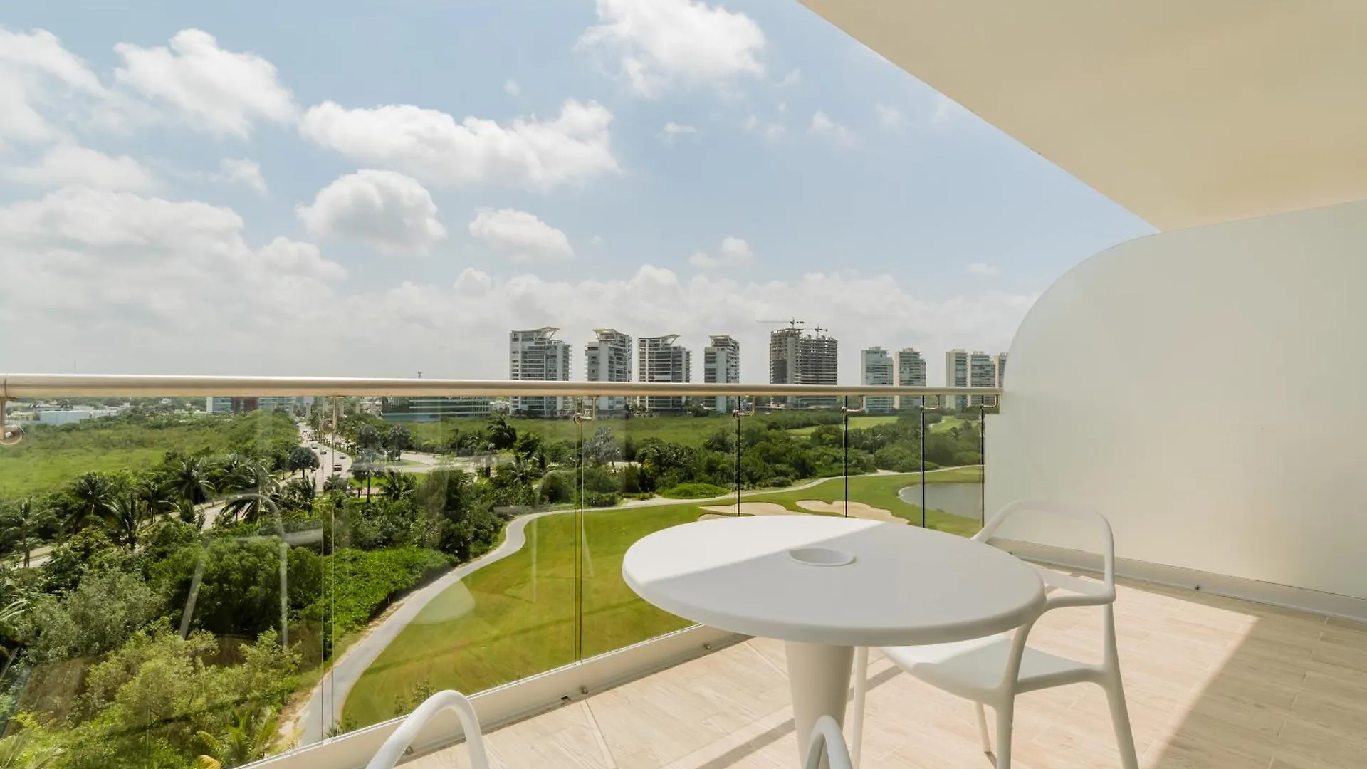 Ehden Vacation Suites Puerto Cancun Apartment