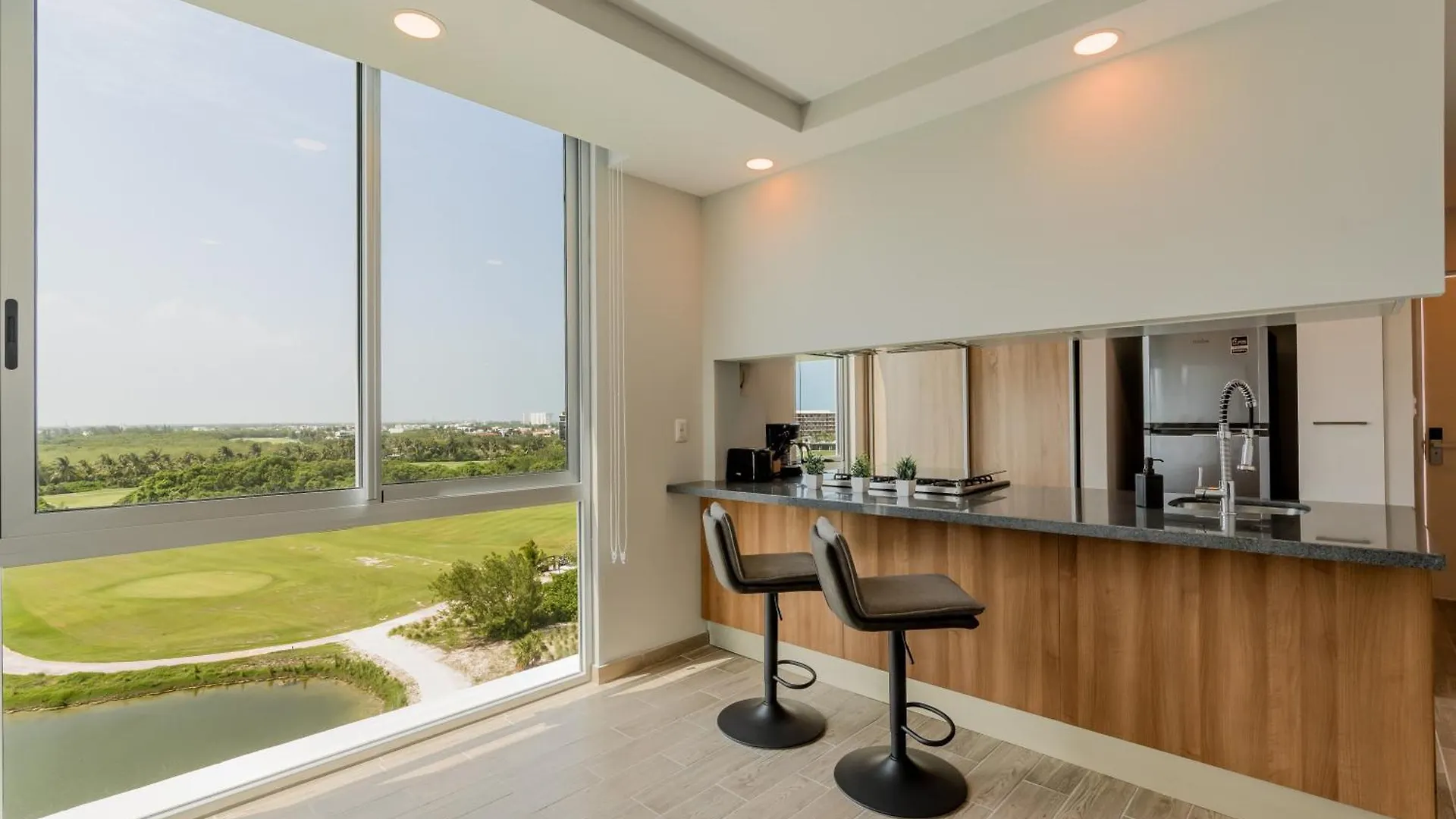 Ehden Vacation Suites Puerto Cancun Apartment