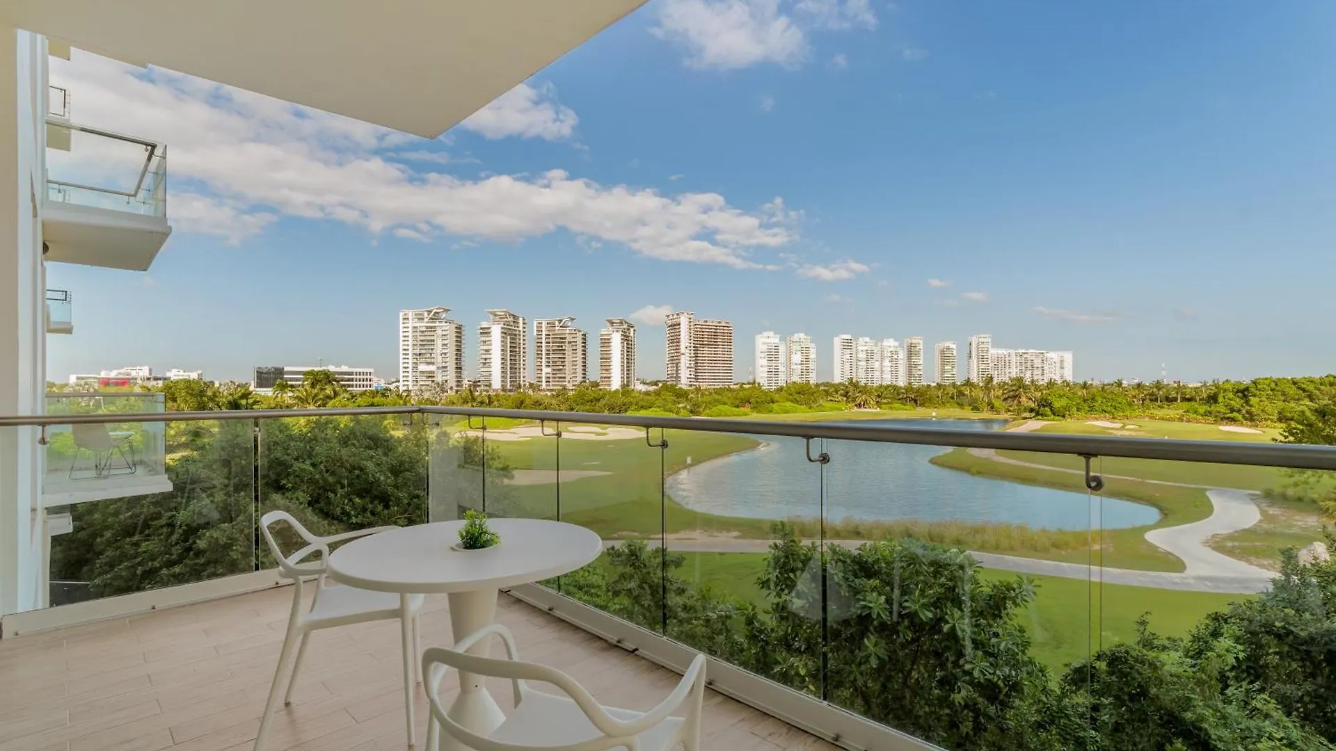 Ehden Vacation Suites Puerto Cancun